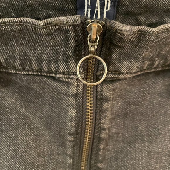 Gap Soft Black Zip-Front Denim Mini Skirt, 33 Regular, Runs Small - Picture 2 of 3